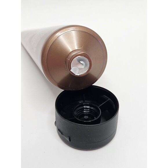 Younique Beachfront Self Tanning Lotion 4 Fl Oz New in Box Bronzer Tanner - Picture 3 of 3